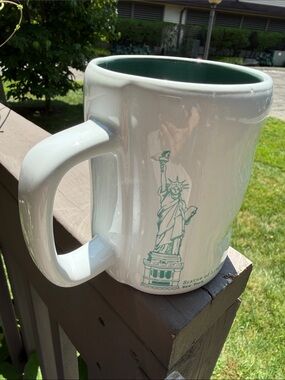 Statue of Liberty ceramic bug